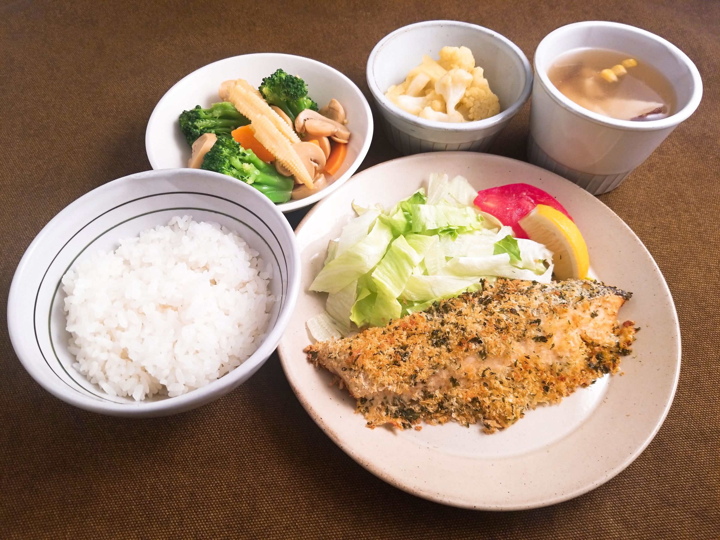 鮭のパセリパン粉焼き定食