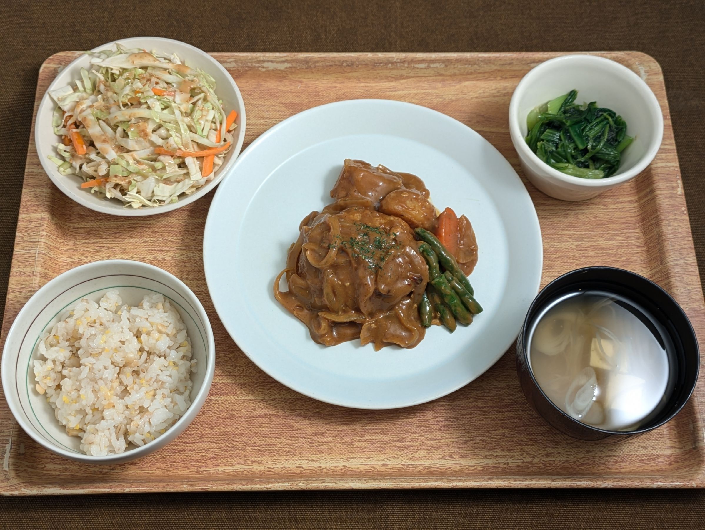 カレー煮込みハンバーグ定食