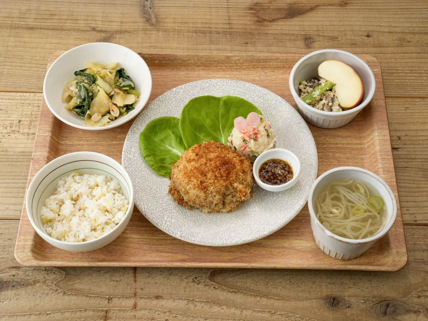 生姜たっぷり焼きメンチカツ岩下の新生姜入りポテトサラダ添え定食